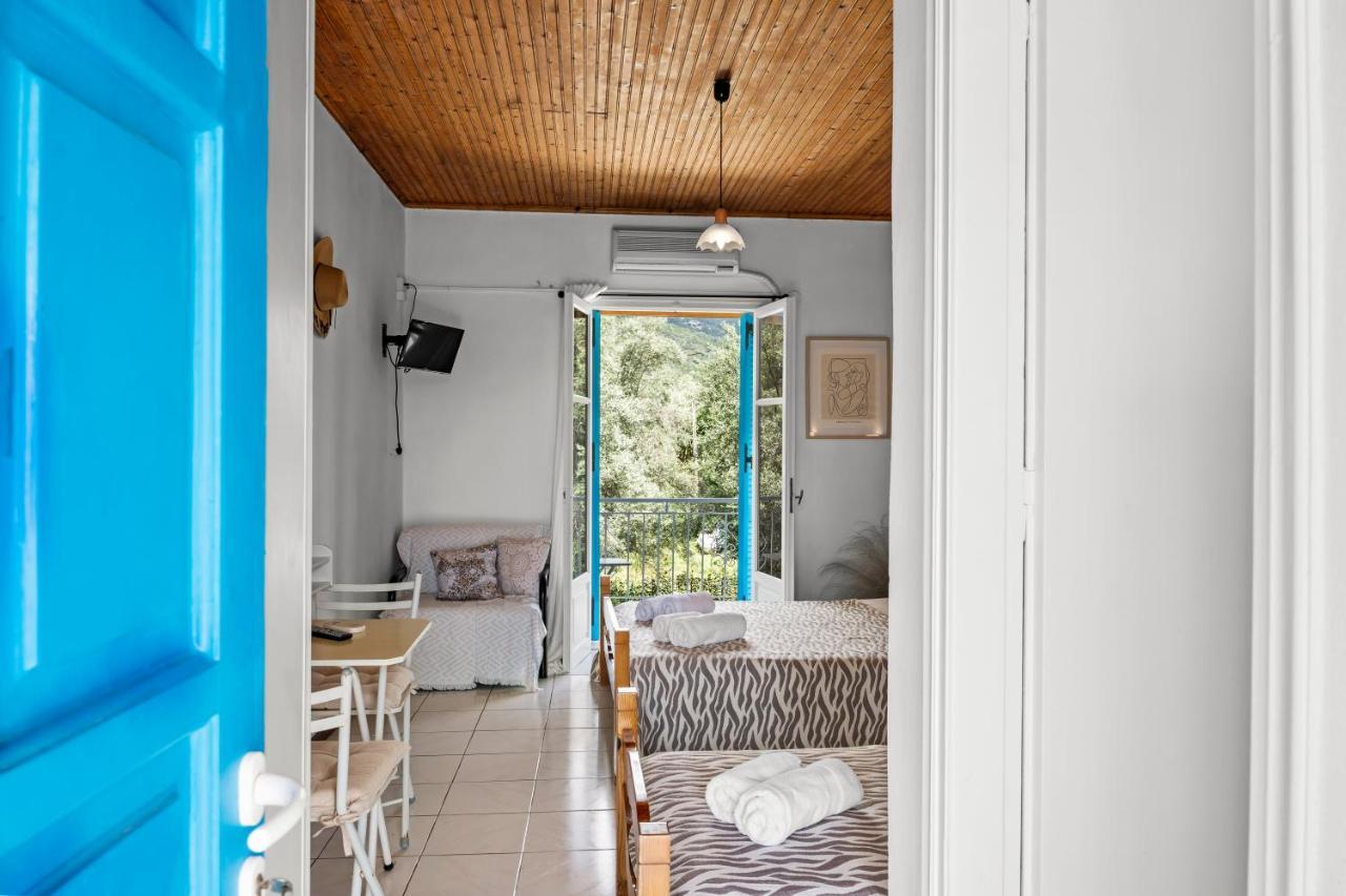 Oceanis Rooms Mikros Gialos Extérieur photo